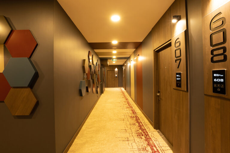 ramada avcılar otel oda katları