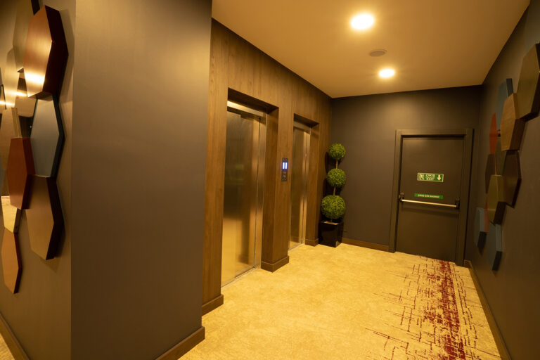 ramada avcılar otel oda katları